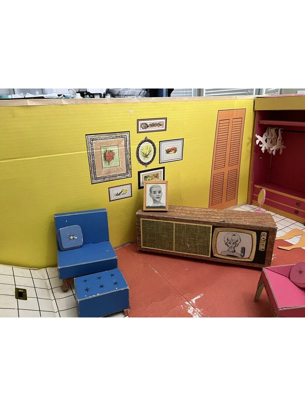 VTG 1962 Barbie Dream House With Original Furniture and Accessories